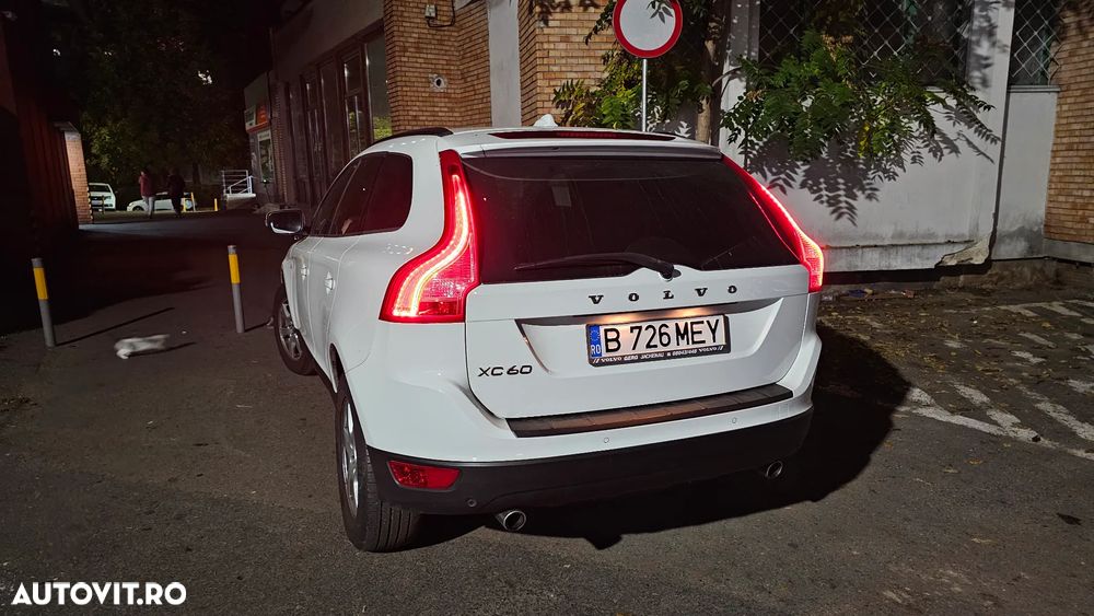Volvo XC 60 D5 AWD Geartronic Momentum - 22