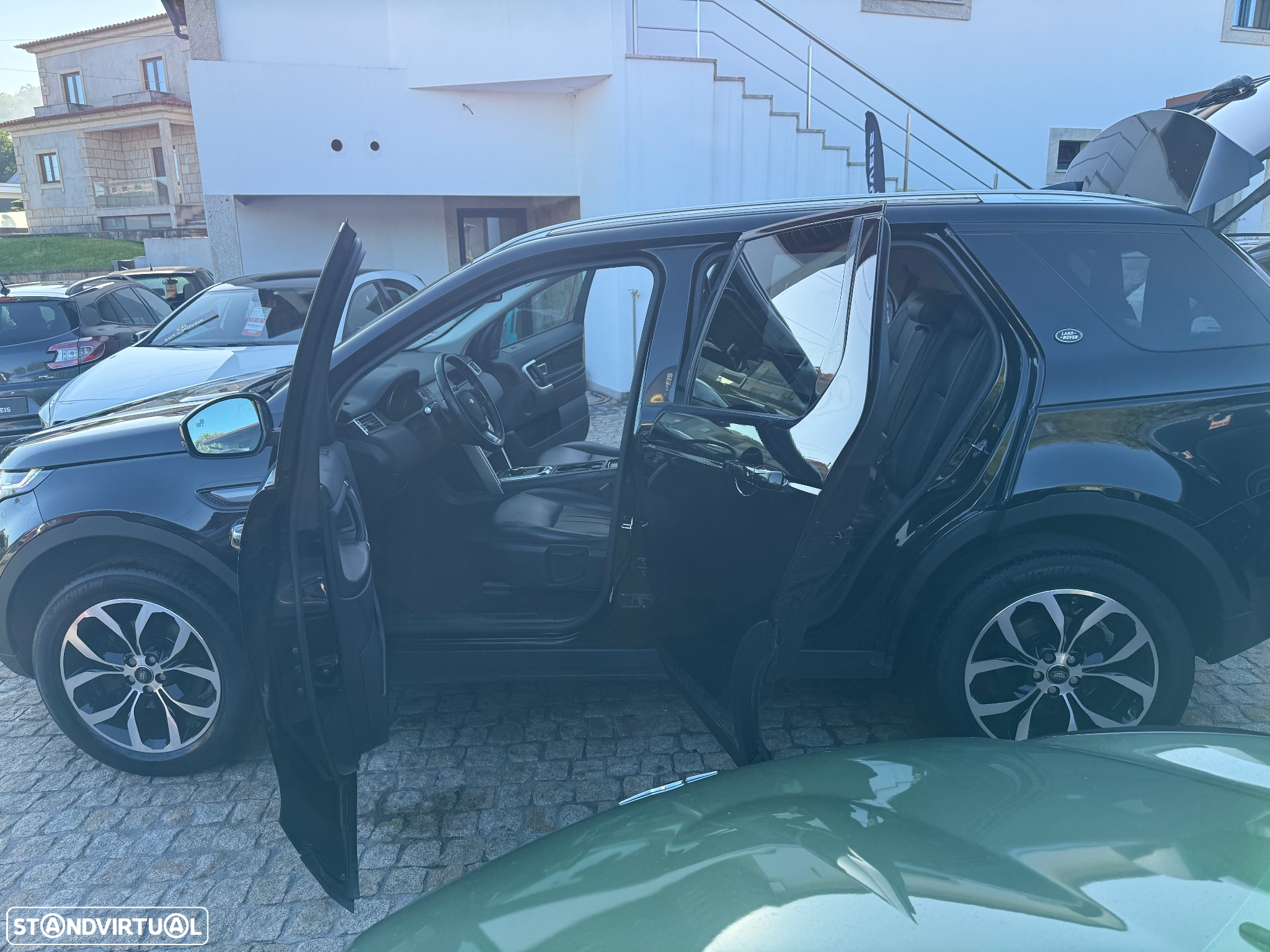 Land Rover Discovery Sport 2.0 TD4 HSE Luxury 7L Auto - 34