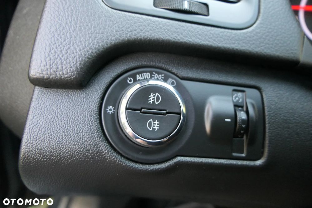 Opel Insignia 1.6 SIDI T ecoFLEXStart/Sto Innovation - 26