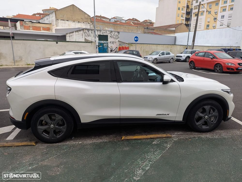 Ford Mustang Mach-E - 3