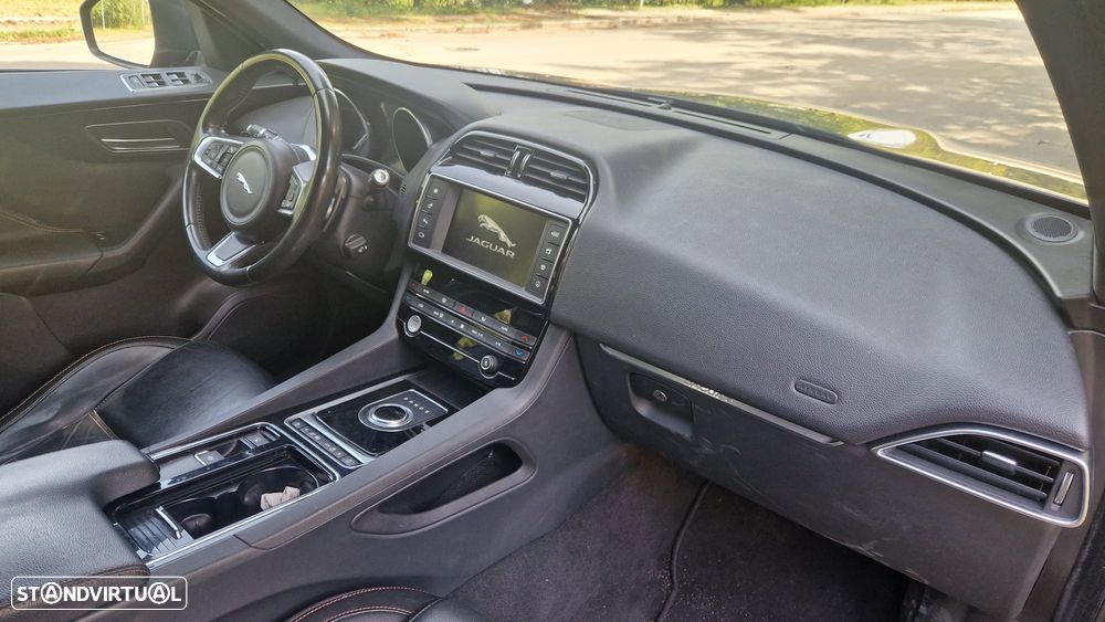 Jaguar F-Pace 2.0 i4D Prestige Aut. - 11
