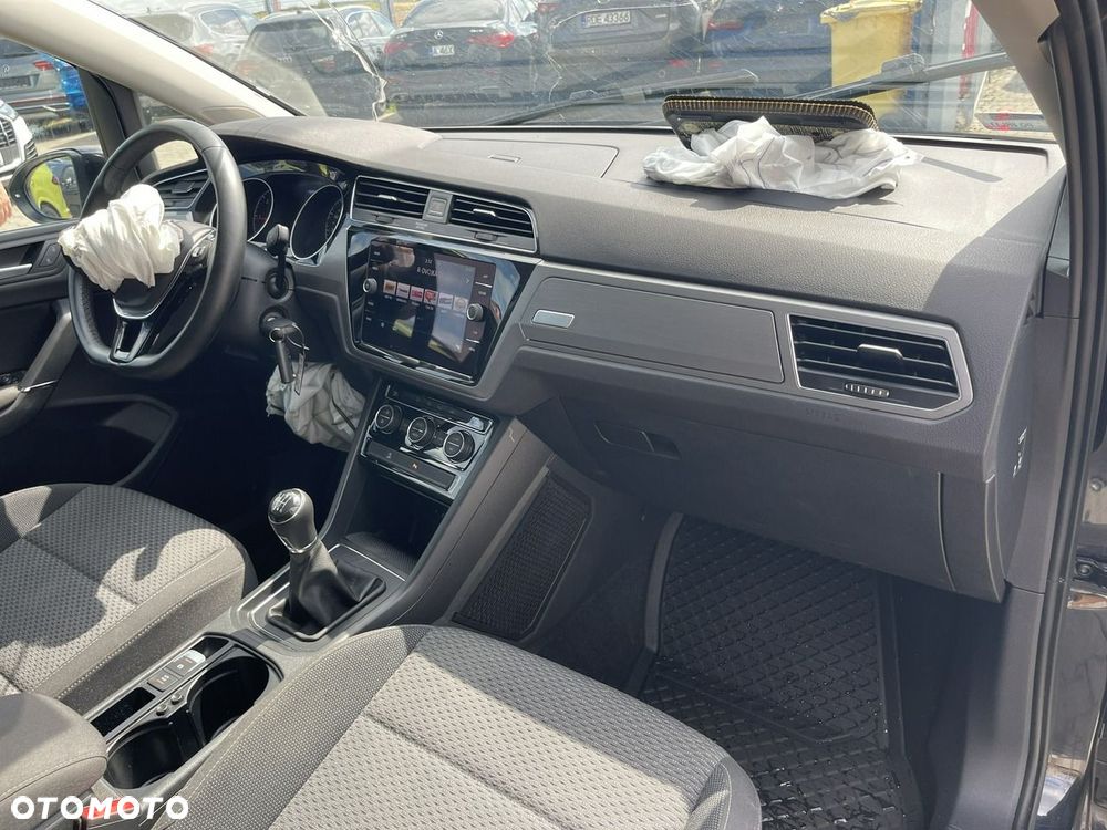 Volkswagen Touran 2.0 TDI BMT Comfortline - 9