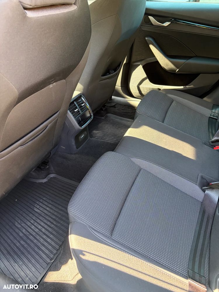 Skoda Octavia 2.0 TDI DSG Selection Plus - 13