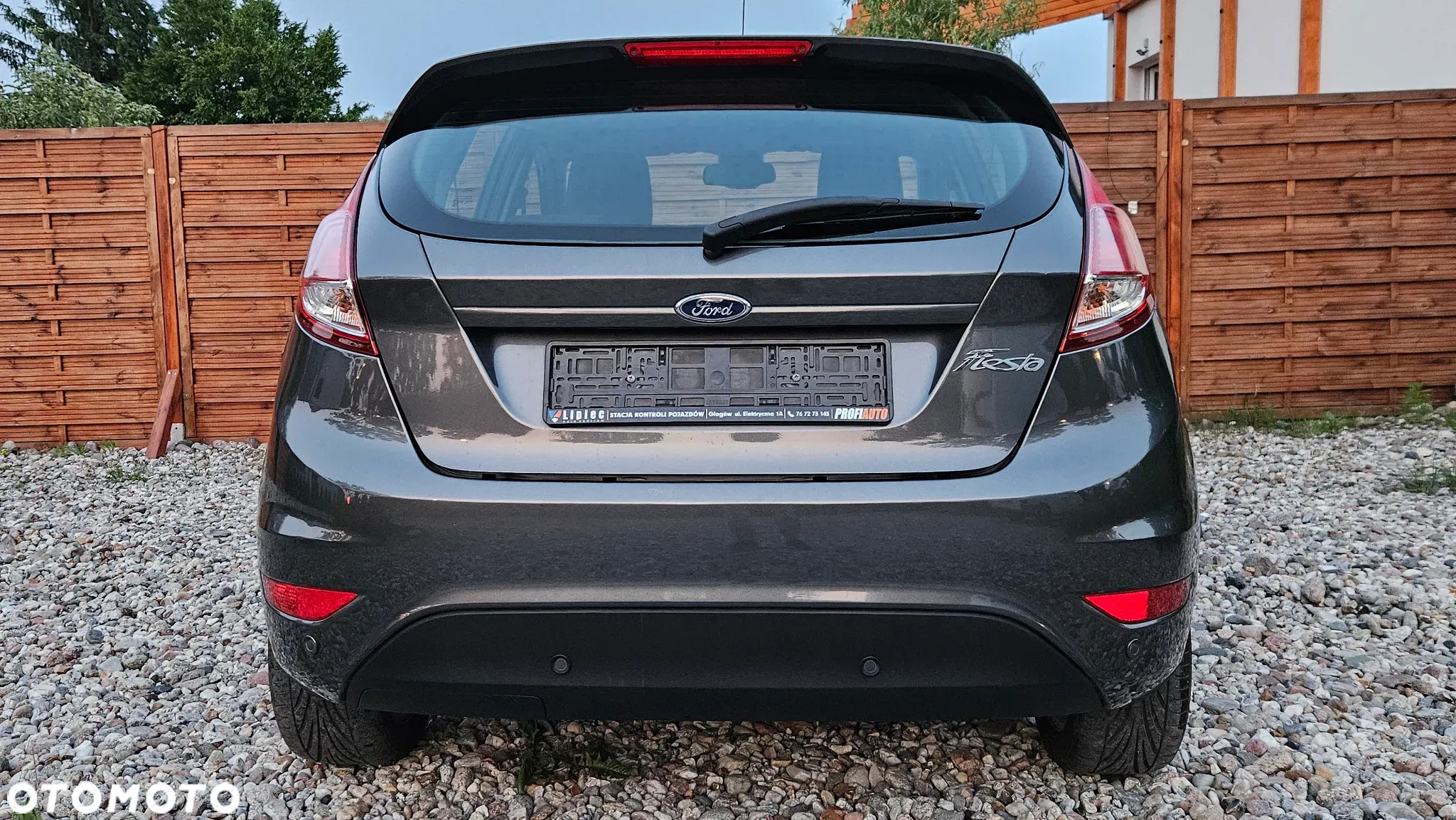 Ford Fiesta 1.0 Champions Edition - 14