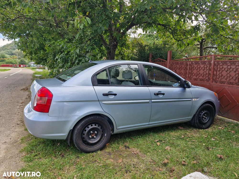 Hyundai Accent MC 1.4 DOHC GL A/C - 2