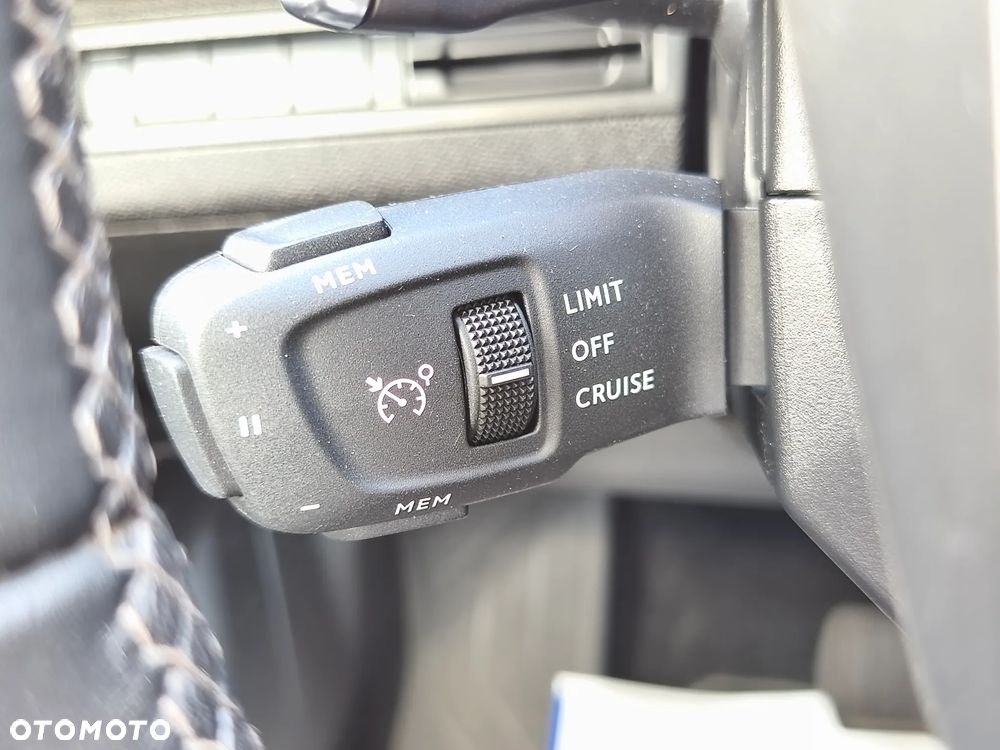 Peugeot 3008 BlueHDi 130 Stop & Start EAT8 Active Business-Paket - 29