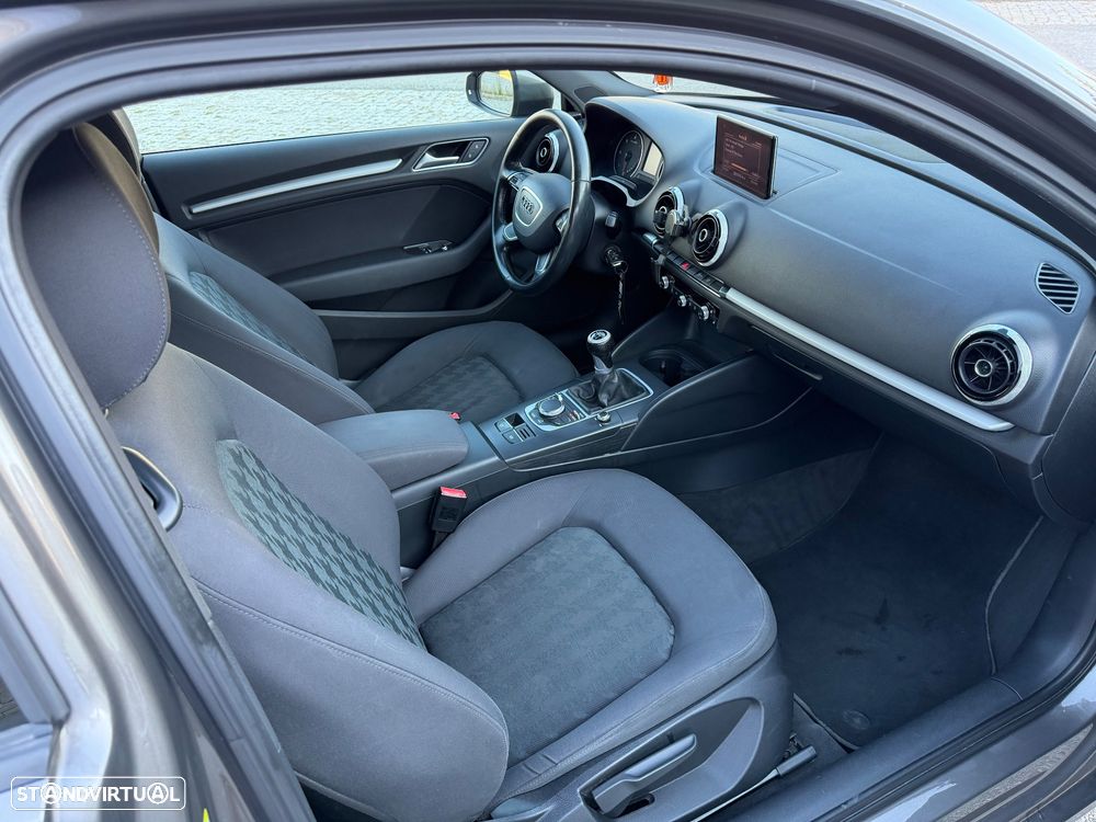 Audi A3 1.6 TDI DPF Ambiente - 14