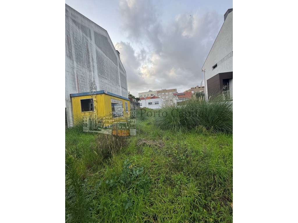 VENDE-E TERRENO PARA CONSTRUÇÃO - Grande imagem: 3/21