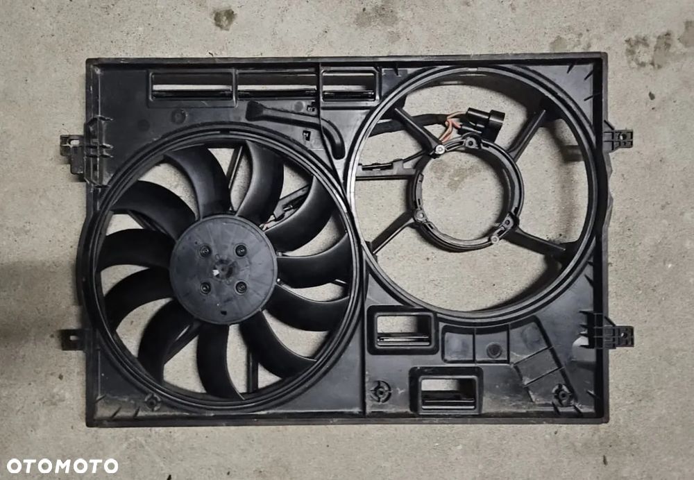 Obudowa wraz z dużym wiatrakiem do AUDI A3 8V - 3