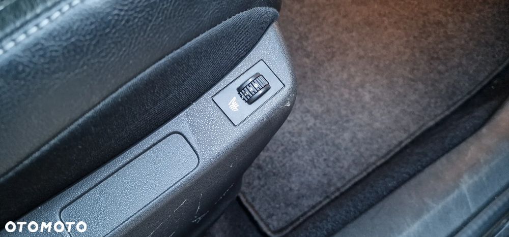 Citroën C4 PureTech 130 Stop&Start SHINE - 12