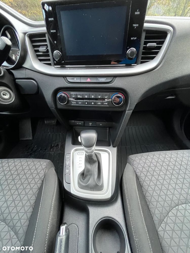 Kia Ceed 1.4 T-GDI M DCT - 8