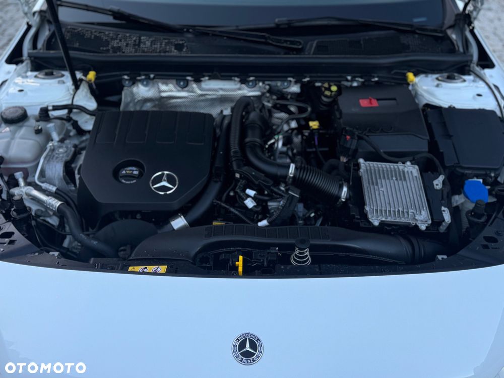 Mercedes-Benz CLA 200 7G-DCT - 26
