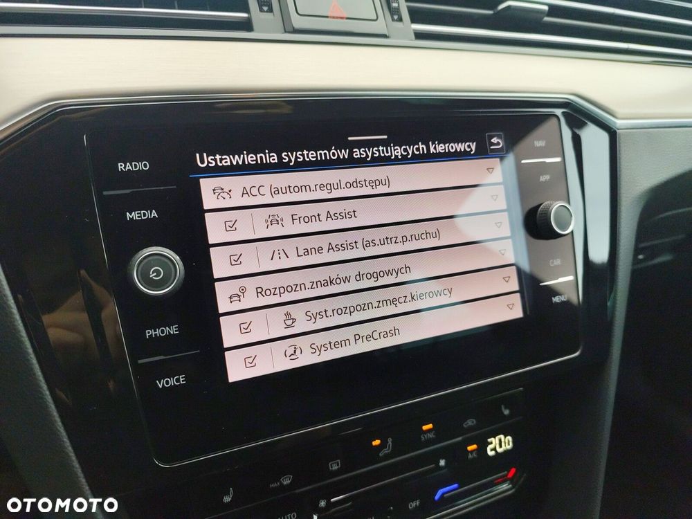 Volkswagen Passat - 33