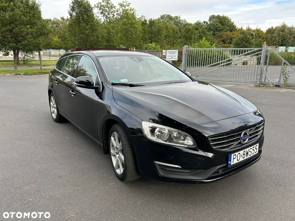 Volvo V60 D2 Drive-E Momentum - 1