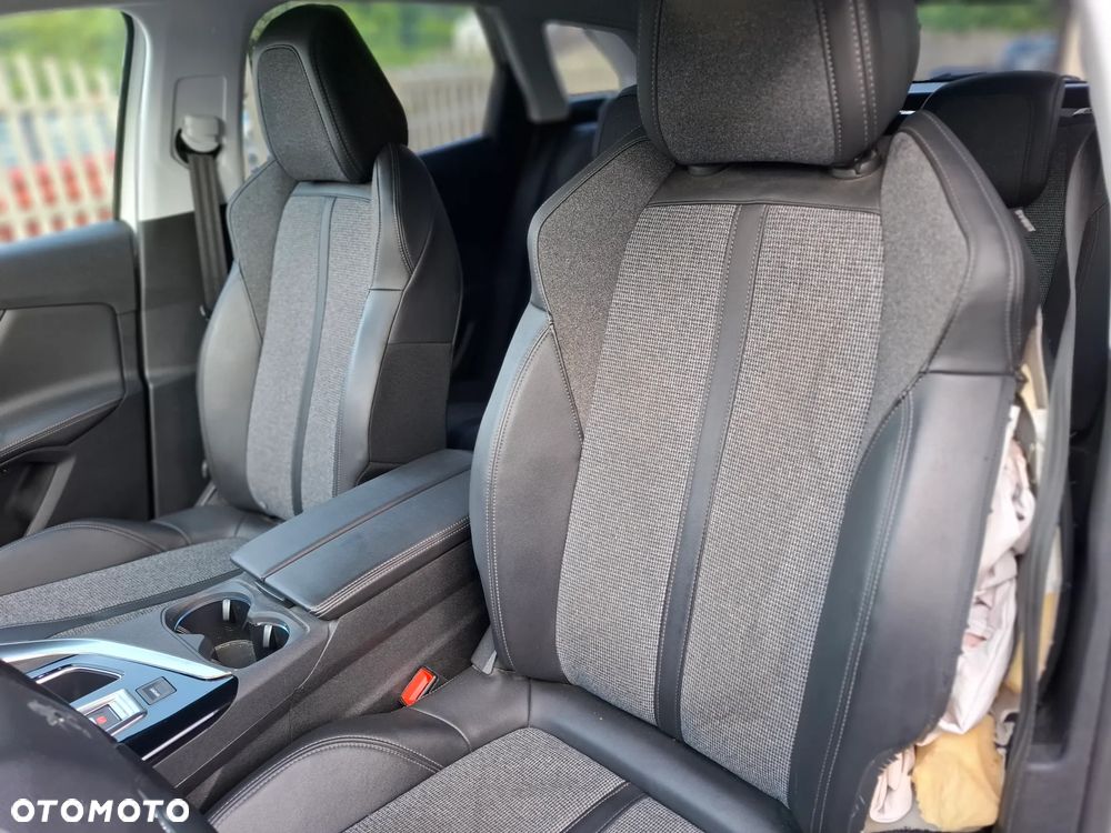 Peugeot 3008 PureTech 130 Stop & Start GPF Allure - 27