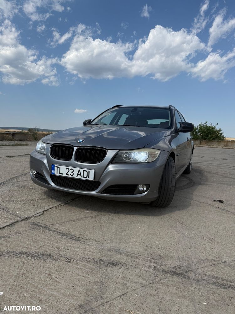 BMW Seria 3 318d Touring - 1