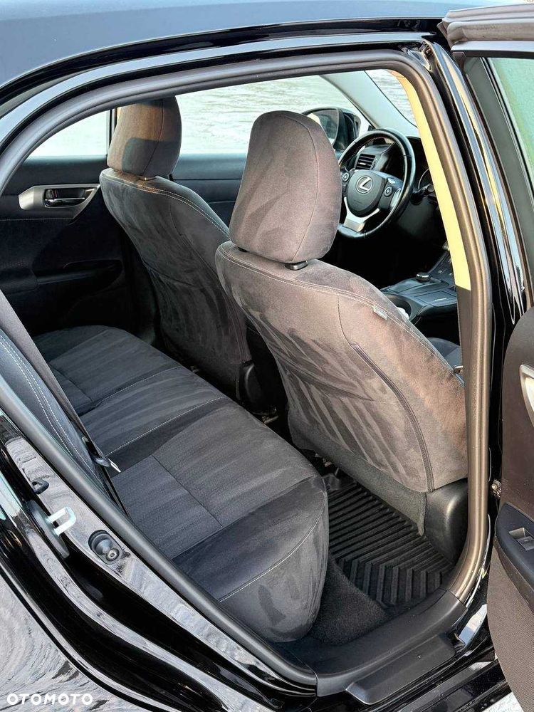 Lexus CT - 7