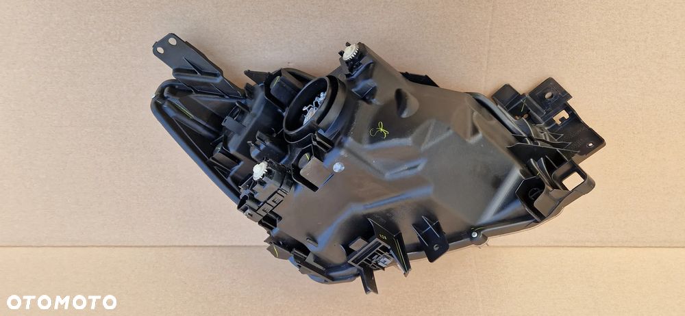 MAZDA 2 DJ 2014 - REFLEKTOR LAMPA PRZÓD LEWA EUROPA ORYGINAŁ OE - 6