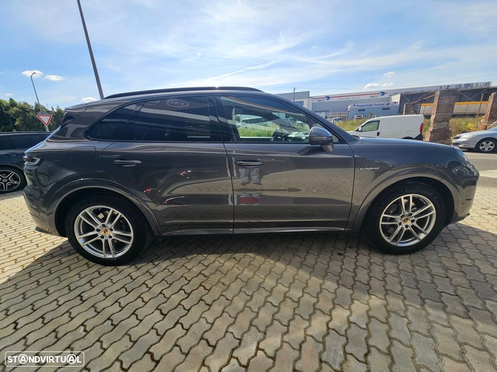 Porsche Cayenne E-Hybrid Tiptronic S Black Edition - 4