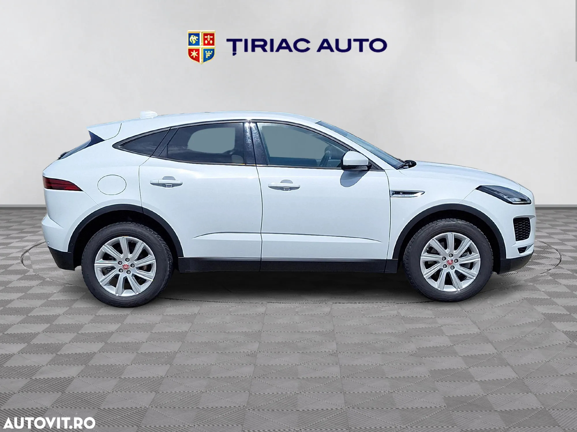 Jaguar E-Pace - 7
