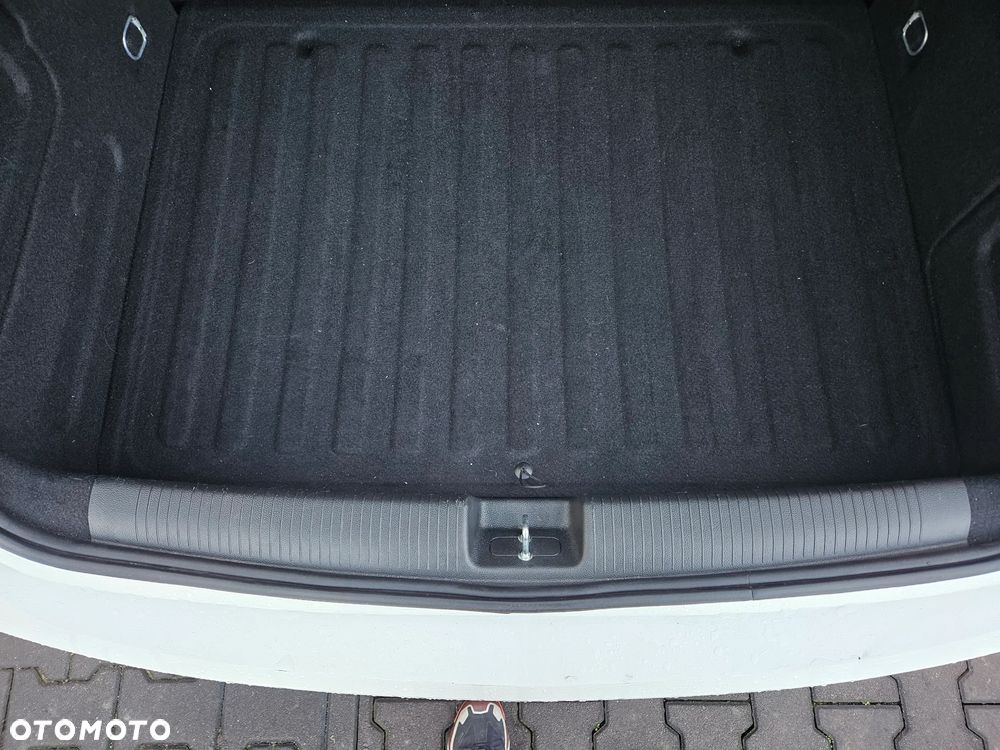 Opel Astra 1.2 T GS Line S&S - 28