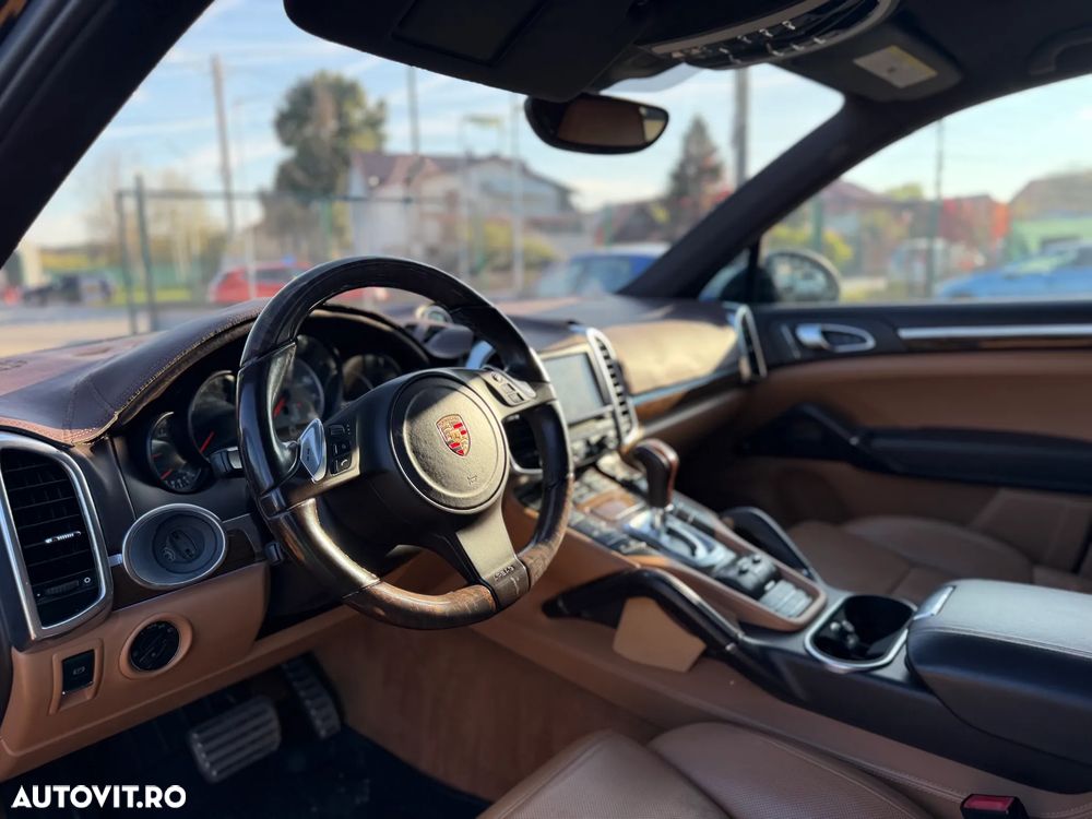Porsche Cayenne - 6
