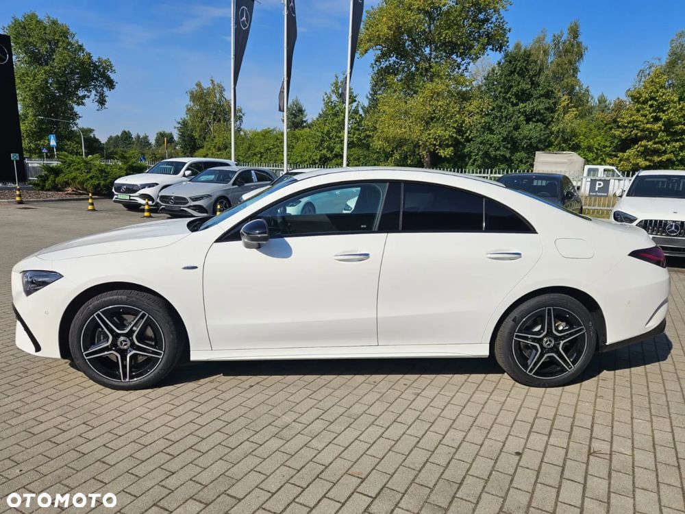 Mercedes-Benz CLA 250 e PHEV AMG Line 8G-DCT - 4