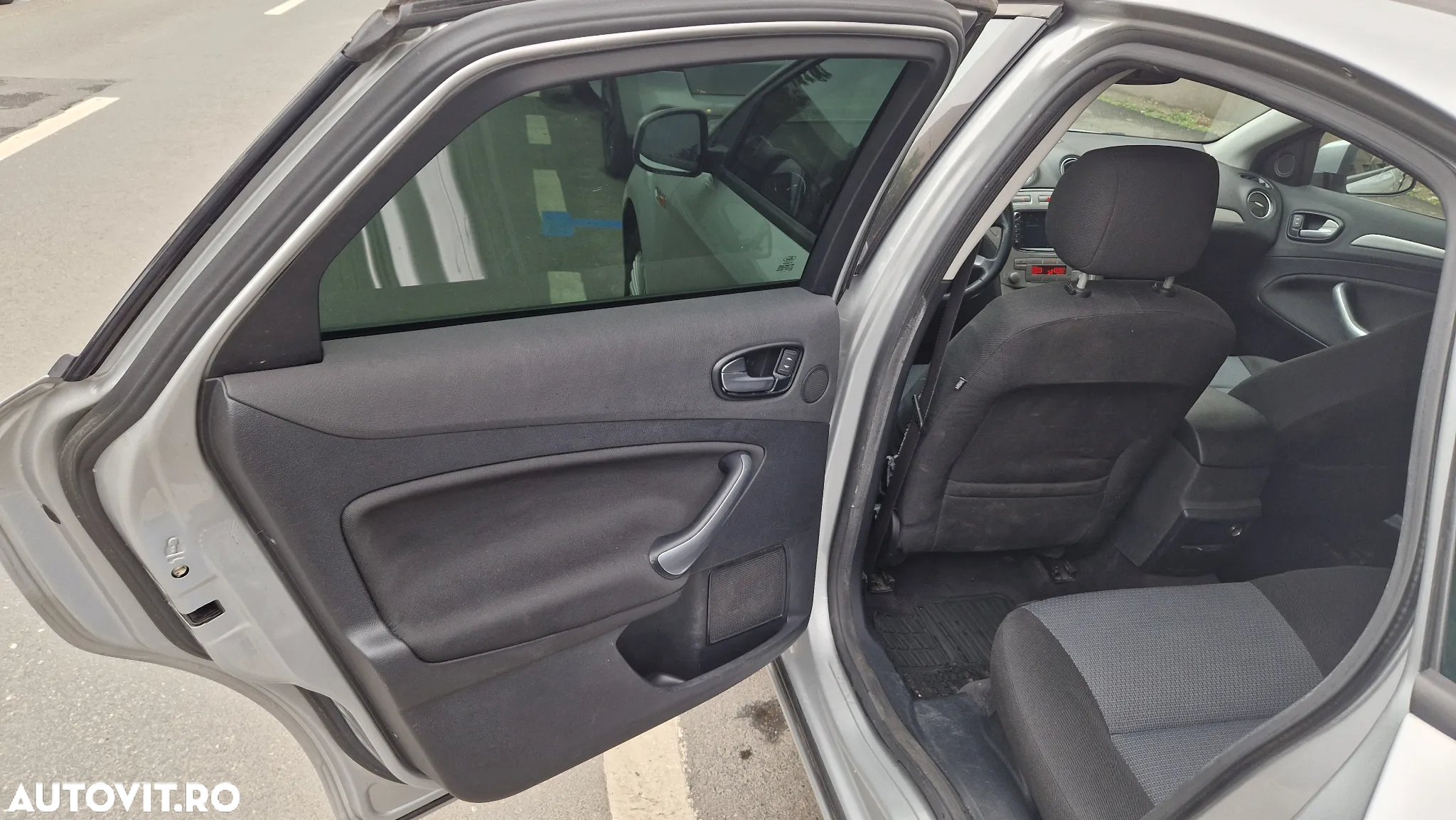 Ford Mondeo 2.0 TDCi Trend - 18
