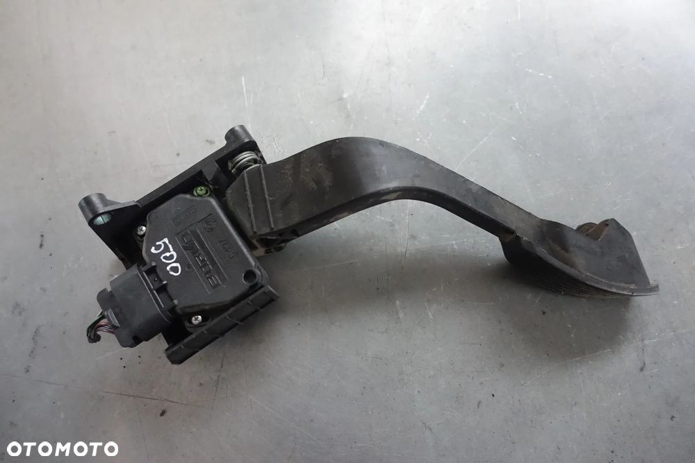 POTENCJOMETR GAZU FIAT 500 1.3 MJTD 07r. - 1