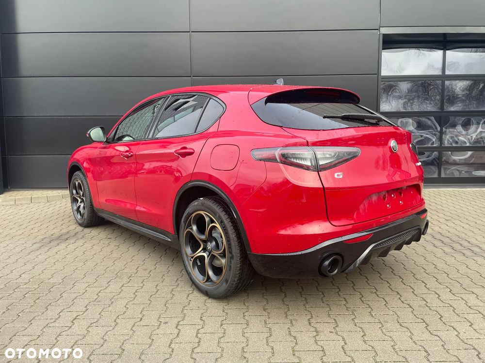Alfa Romeo Stelvio 2.0 Turbo 16V AT8-Q4 Intensa - 3