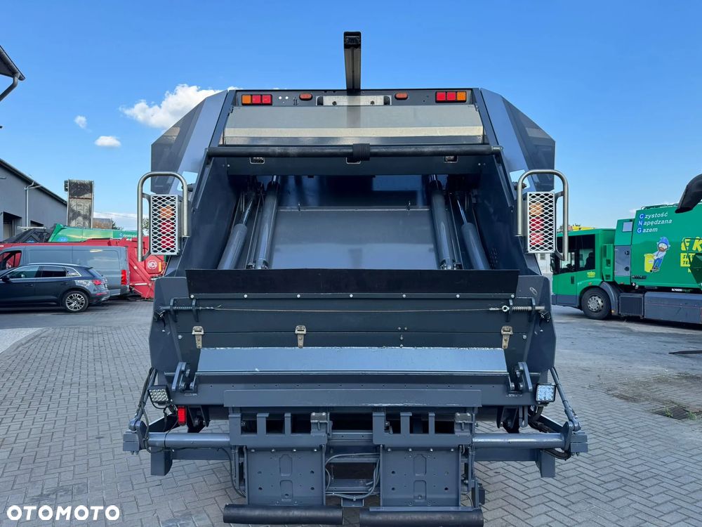 Mercedes-Benz Econic - 7