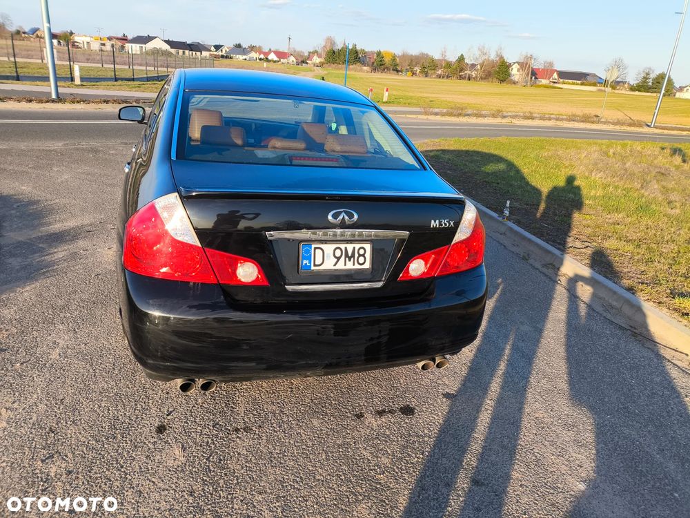 Infiniti M - 6