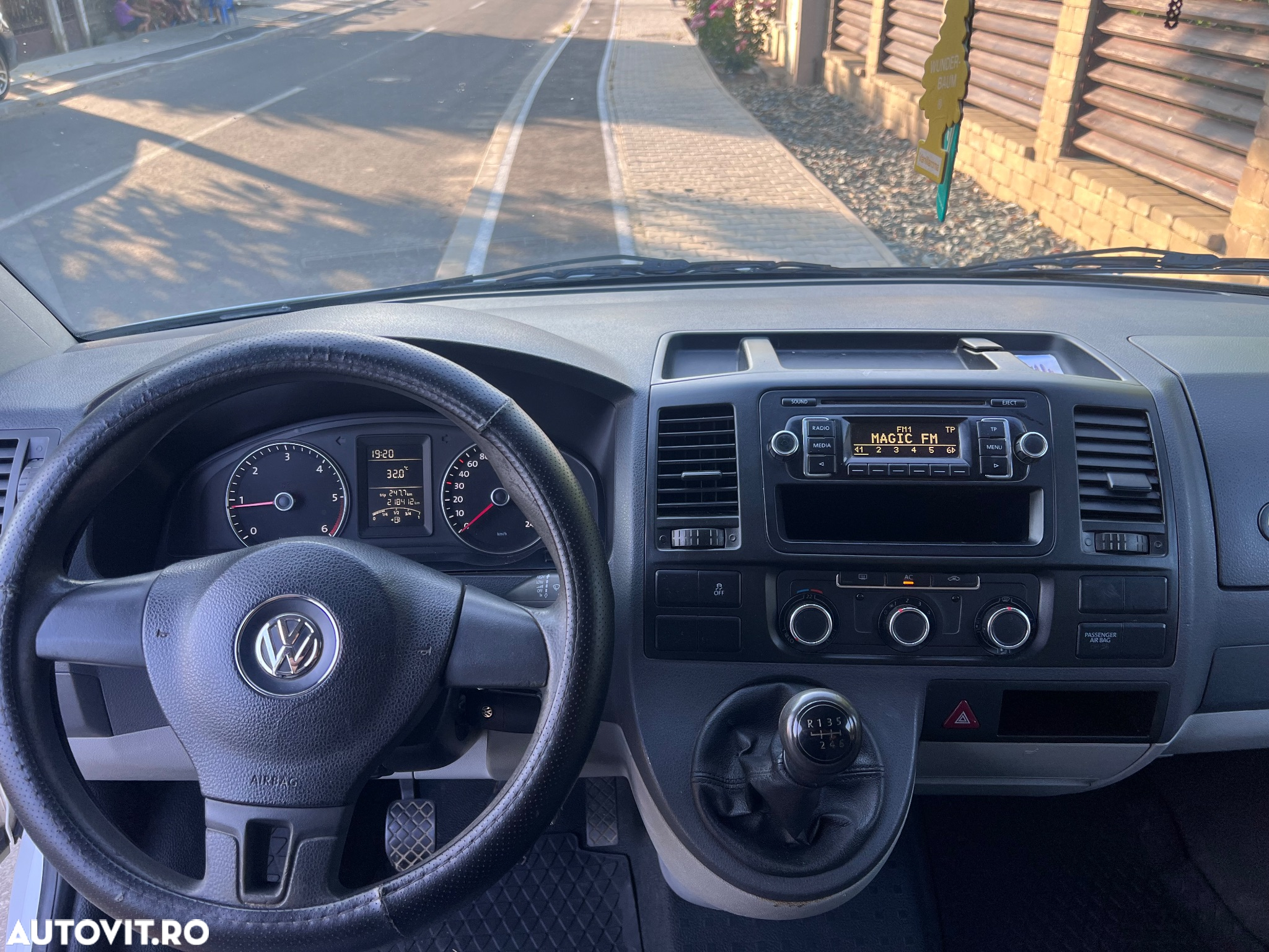 Volkswagen Transporter - 5