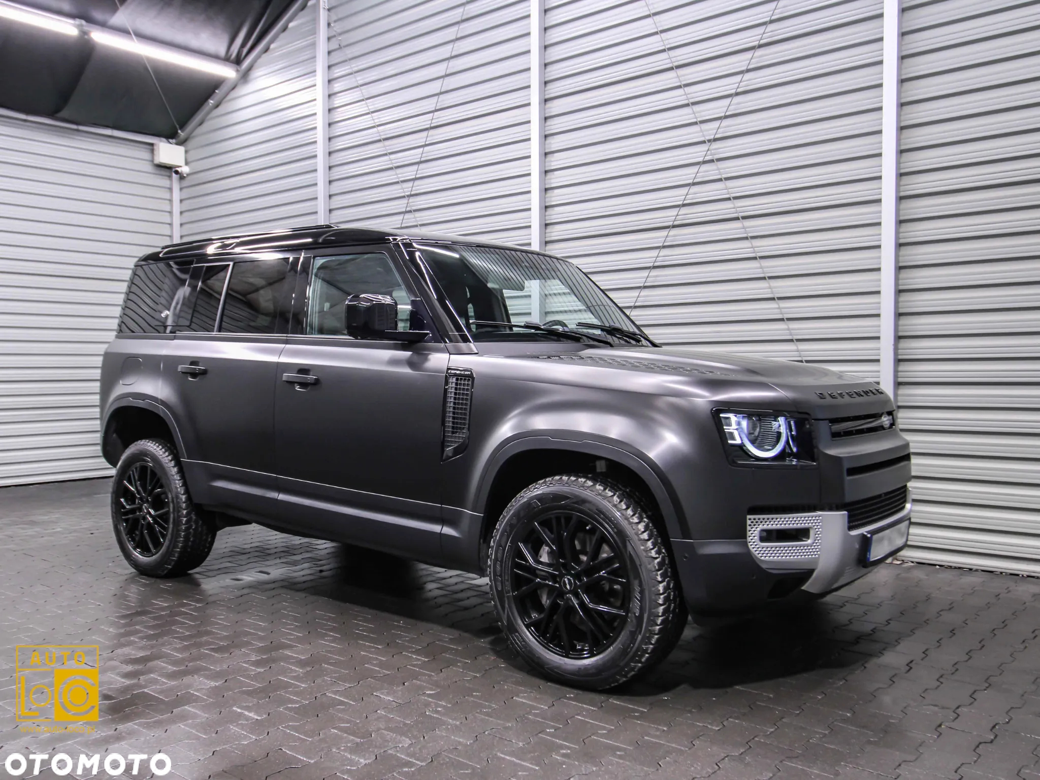 Land Rover Defender - 7