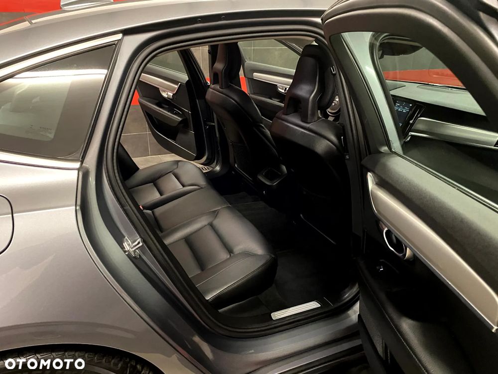 Volvo S90 D3 Momentum - 29
