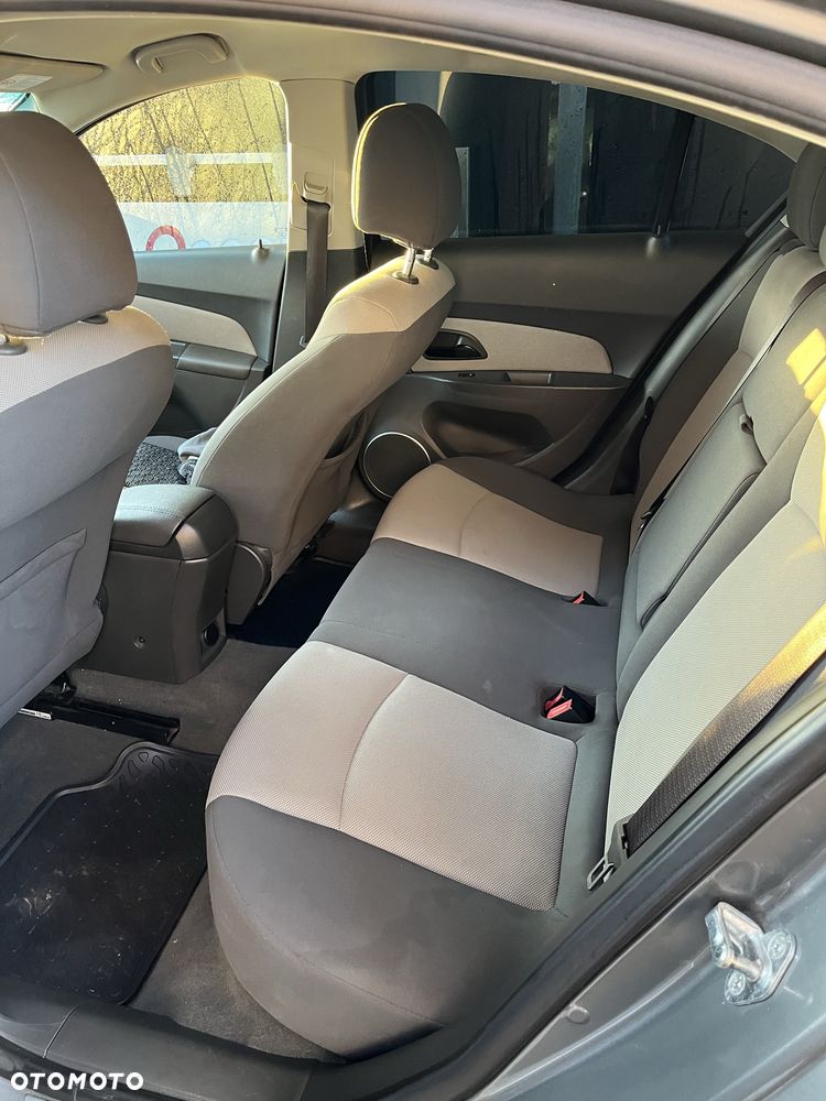 Chevrolet Cruze - 4