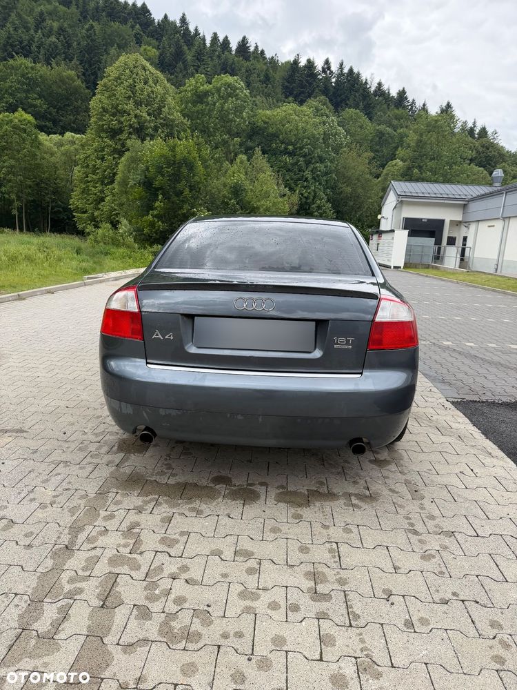 Audi A4 Limousine - 12
