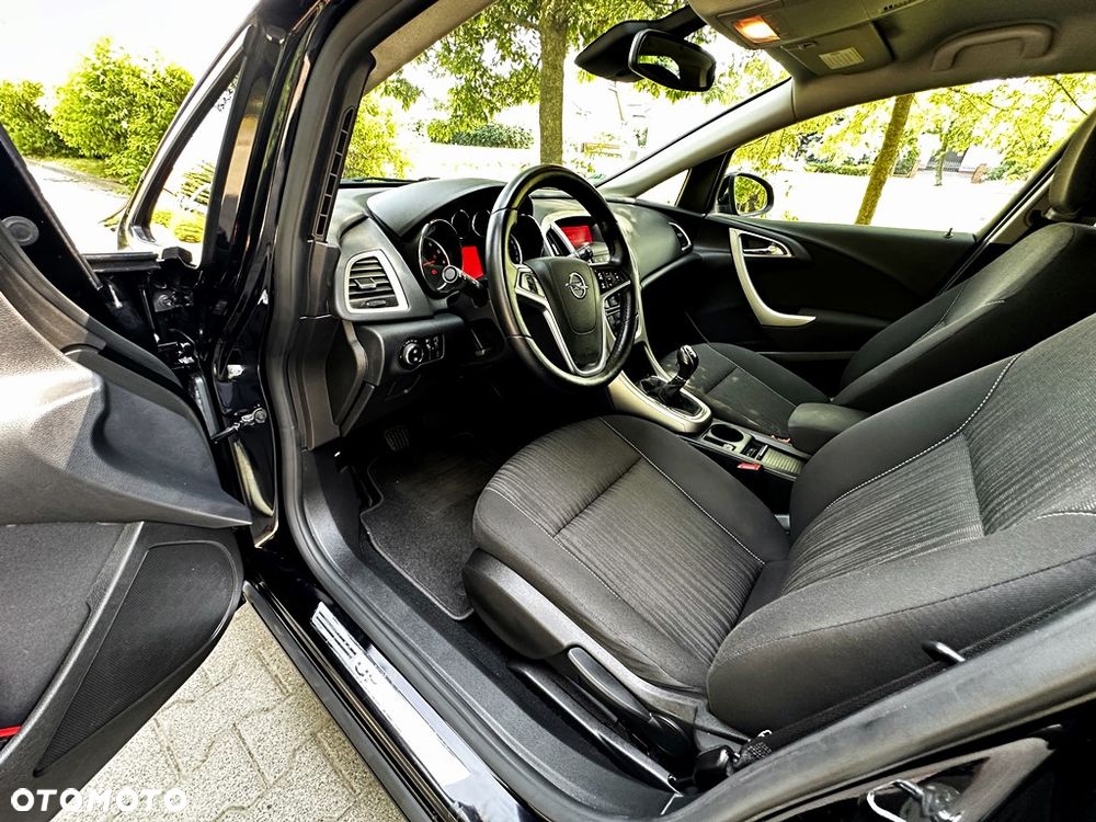Opel Astra 1.4 Turbo Design Edition - 19