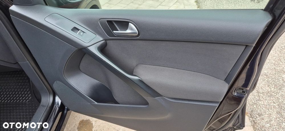 Volkswagen Tiguan 2.0 TDI DPF BlueMotion Technology Sport & Style - 22