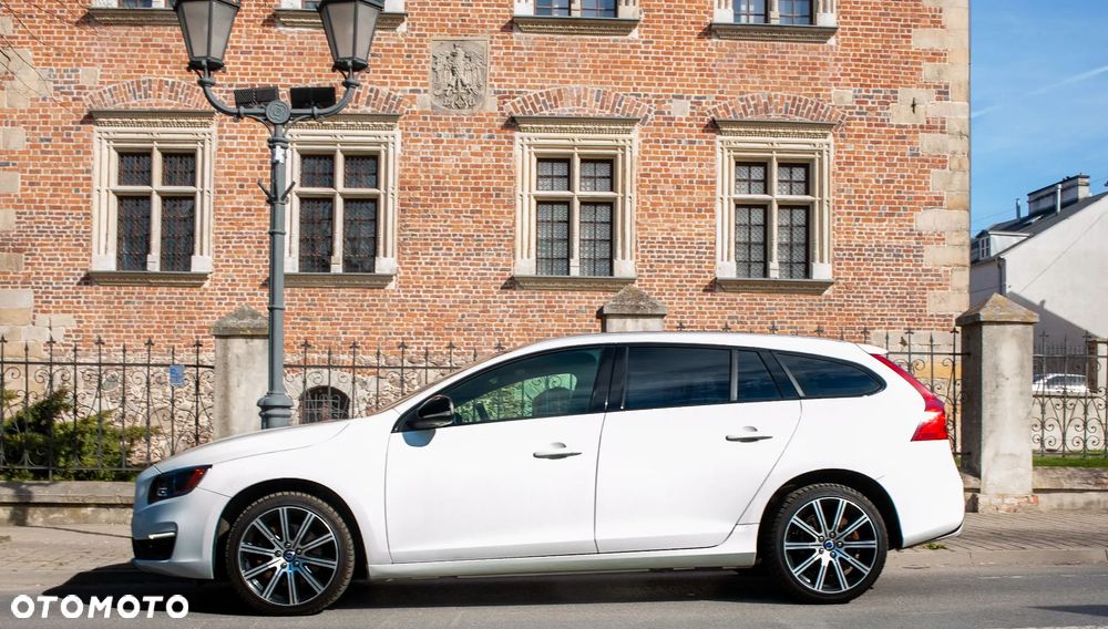 Volvo V60 T6 AWD Summum - 2