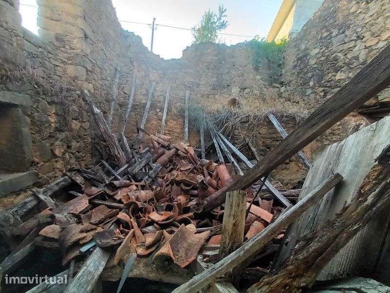 Casa rústica em ruína + terreno de 630 m² | Giesteiras, Castelo Branco - Grande imagem: 4/6
