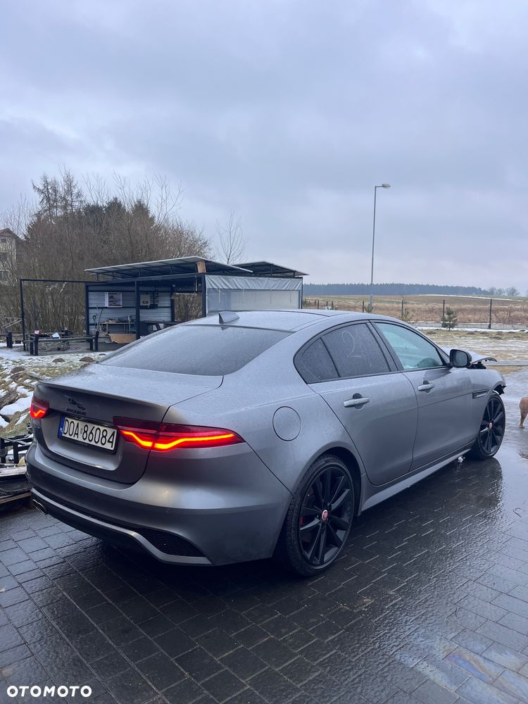 Jaguar XE ver-2-0-d180-awd-r--dynamic-hse - 1