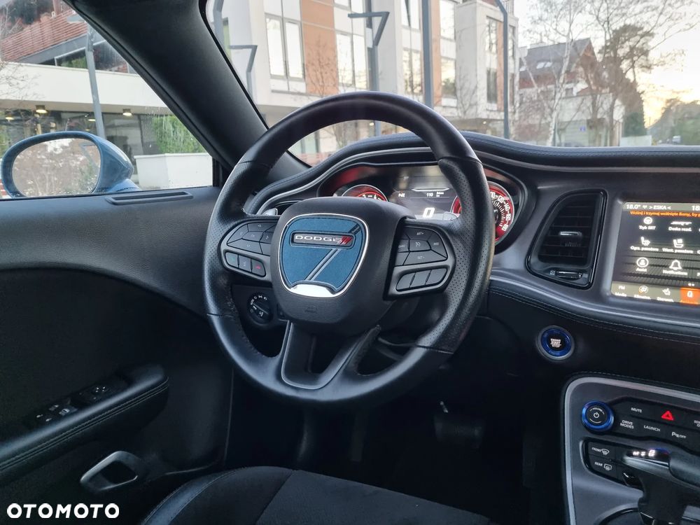 Dodge Challenger 6.4 Scat Pack - 16