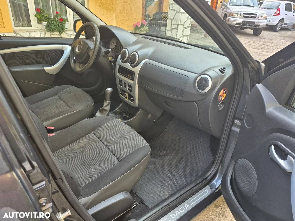 Dacia Logan 1.6 MPI Laureate - 12