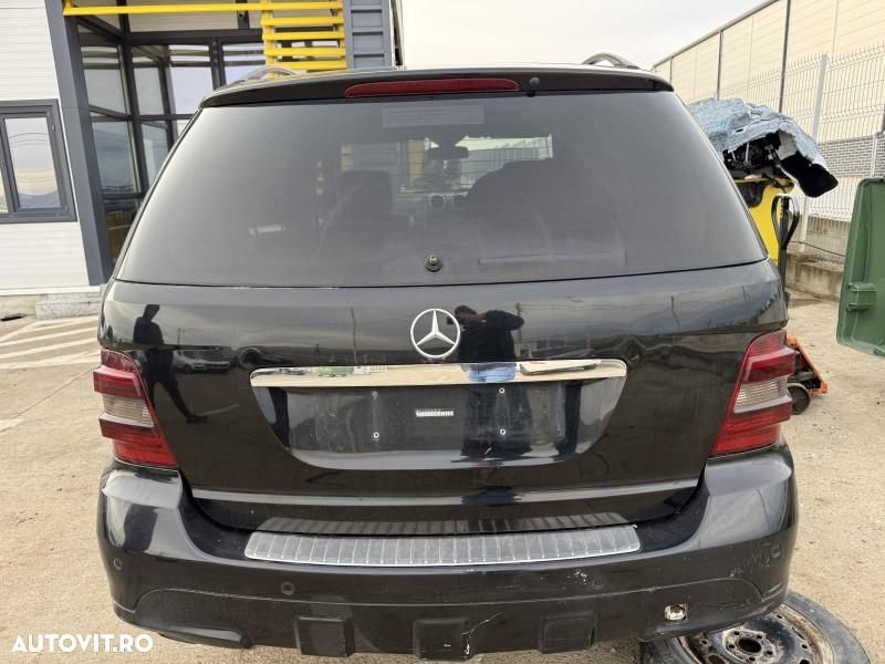 Haion cu luneta Mercedes ML (2009-2011)[w164] facelift - 1