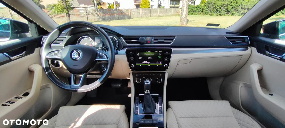 Skoda Superb 2.0 TDI Style DSG - 2