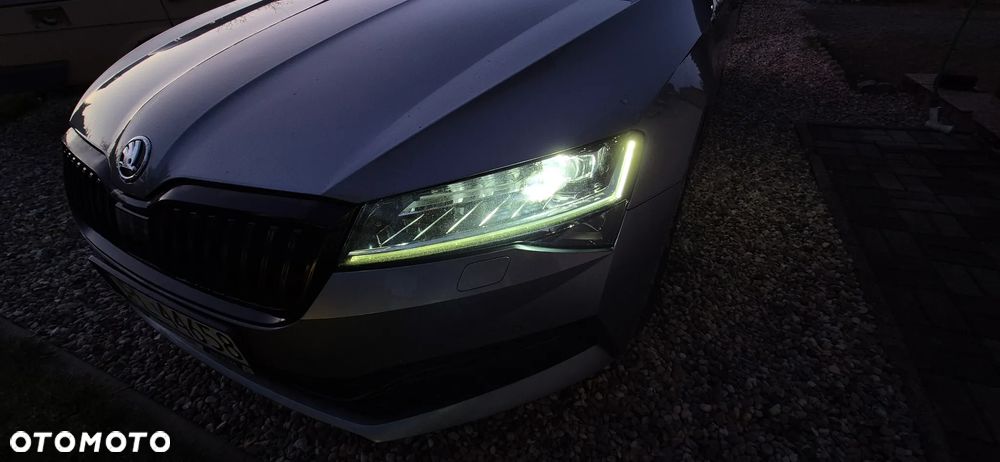 Skoda Superb 2.0 TDI Sportline DSG - 28