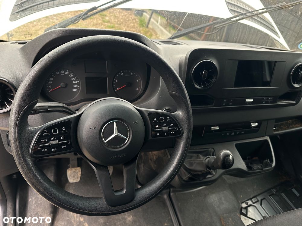 Mercedes-Benz Sprinter - 16