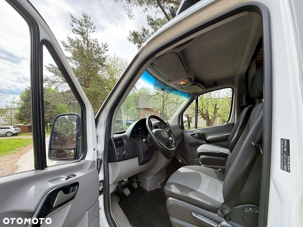 Mercedes-Benz Sprinter - 14