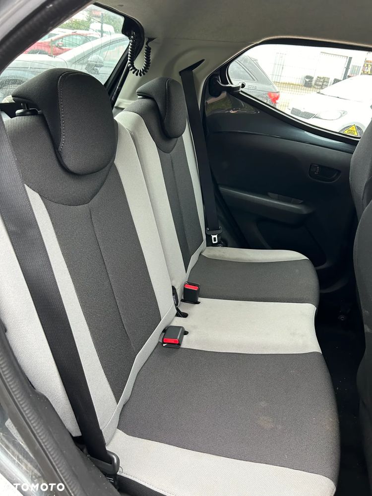 Toyota Aygo x-play - 15